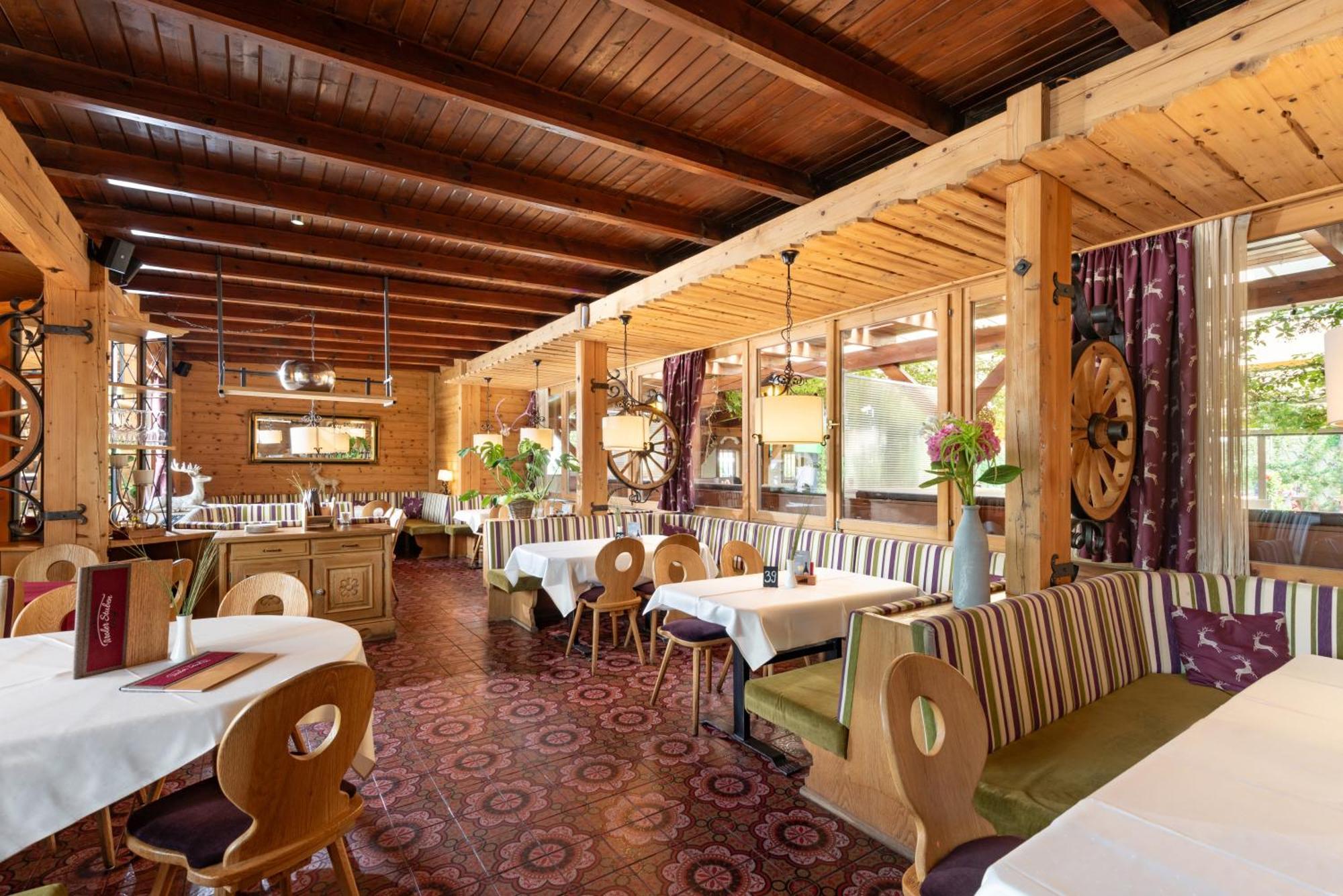 וורגל Hotel Tiroler Stuben מראה חיצוני תמונה