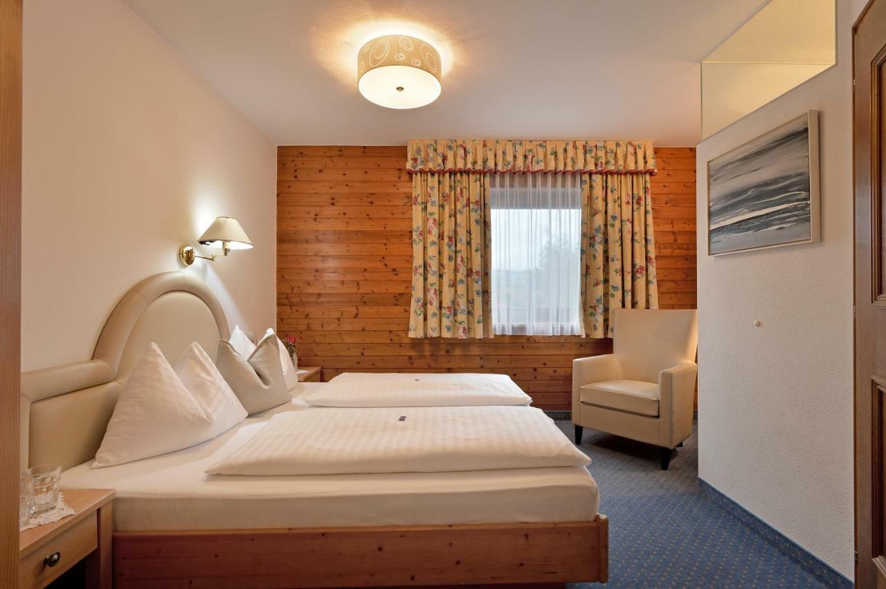 וורגל Hotel Tiroler Stuben מראה חיצוני תמונה